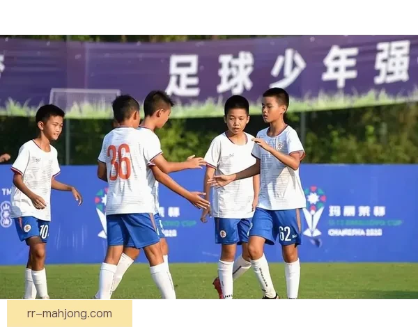 中国男足海口训练营开启体能强化周 主帅强调提升反击速度